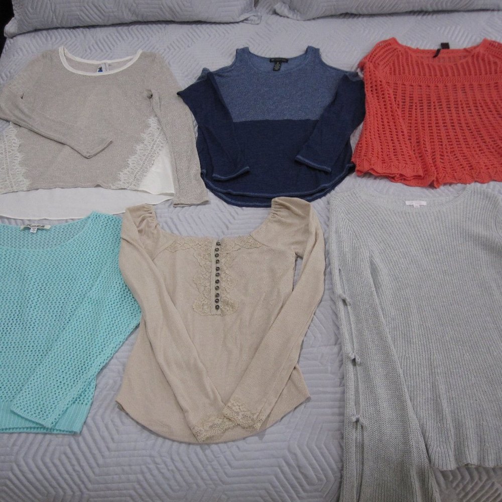 Lot of 6 Junior Women's Sweaters  S XS M